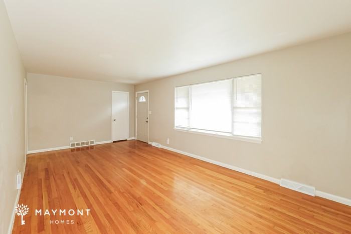 4503 E 112th Ter - Photo 4 of 15
