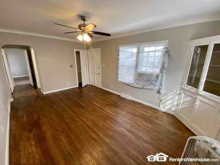 1263 Ames St - Photo 4 of 13