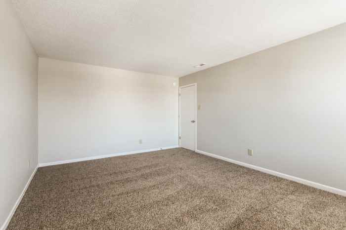 864 Olmsted Dr - Photo 6 of 10