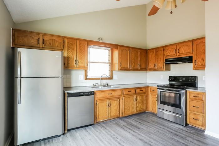 8917 Ne 74th St - Photo 4 of 10