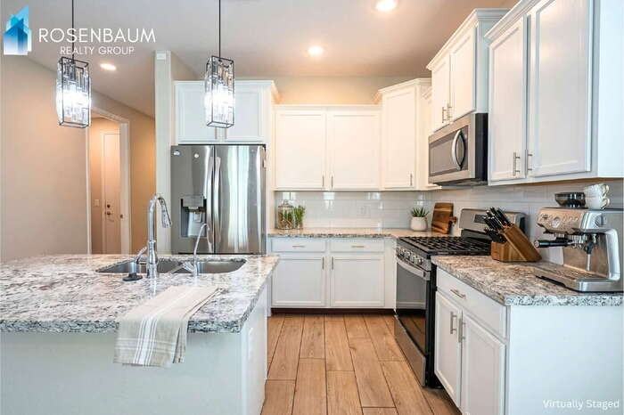 8422 W Atlantis Way - Photo 4 of 15