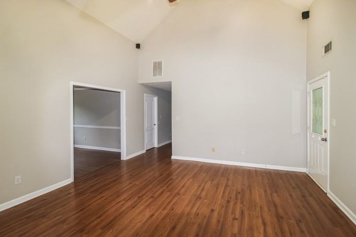 100 Rainwater Ct - Photo 3 of 11