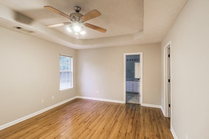 100 Rainwater Ct - Photo 7 of 11