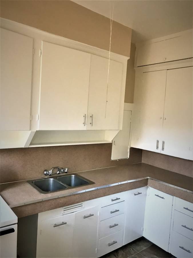 2157 W Burnside St #23 - Photo 5 of 16