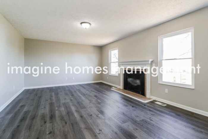 5826 Cedarwood Ct - Photo 5 of 18