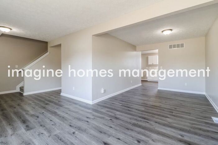 5826 Cedarwood Ct - Photo 6 of 18