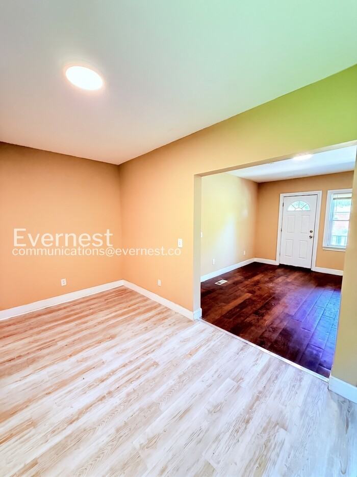 2488 Woodmere St - Photo 3 of 25