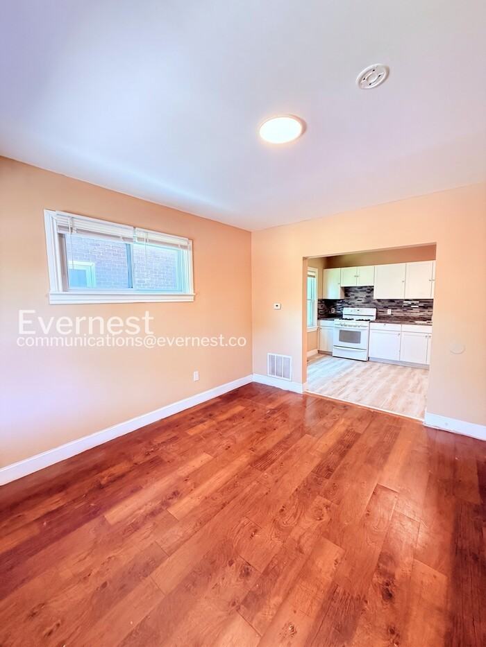 2488 Woodmere St - Photo 4 of 25