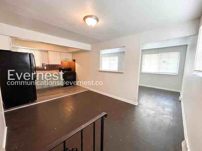 6102 Saint Paul Pl - Photo 4 of 20