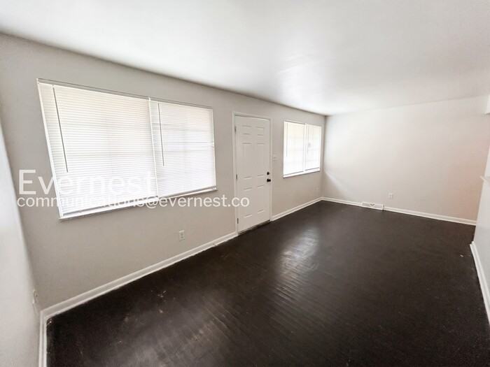 6102 Saint Paul Pl - Photo 6 of 20
