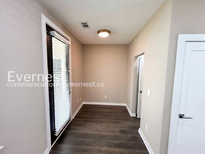 308 Jeffries Way - Photo 7 of 22