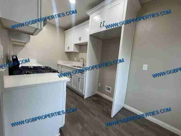 8168 Orangewood Ave #6 - Photo 3 of 7