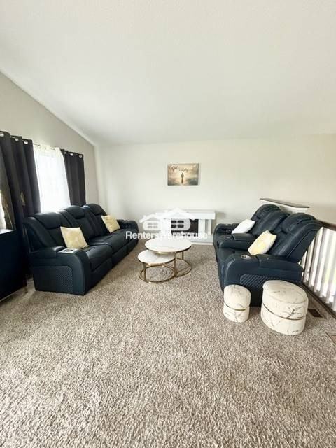 4634 9th St Ne - Photo 2 of 20