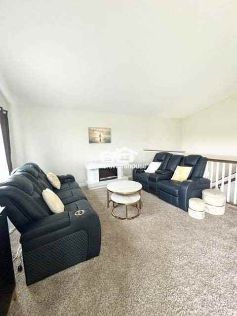4634 9th St Ne - Photo 3 of 20