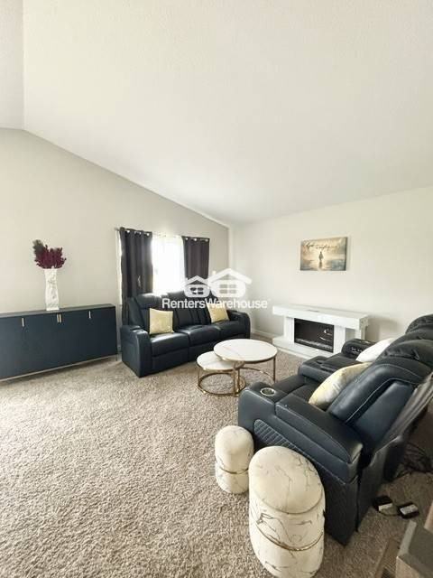 4634 9th St Ne - Photo 4 of 20
