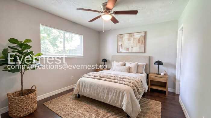 1379 Dell Dale St - Photo 5 of 27