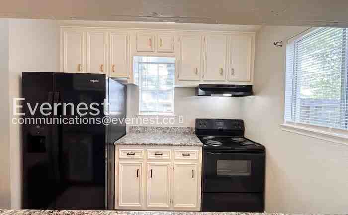 1379 Dell Dale St - Photo 7 of 27