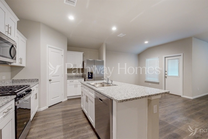 1625 Gatesville Ct - Photo 5 of 20