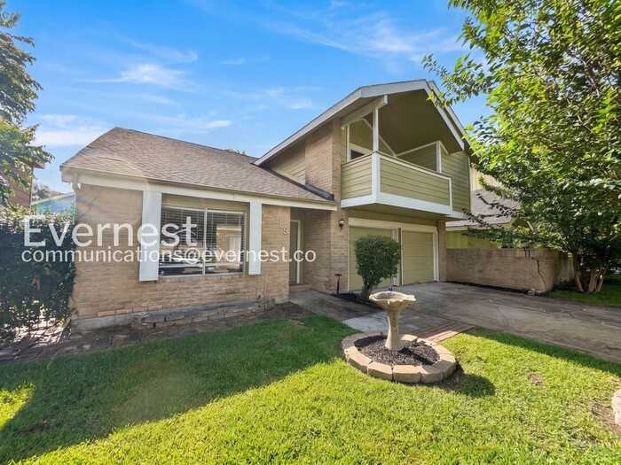 2719 Meadowgrass Ln - Photo 3 of 32