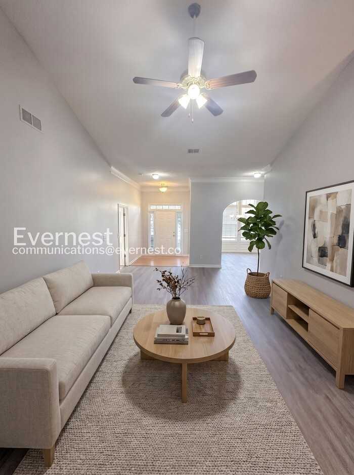 190 Greenland Dr - Photo 4 of 33