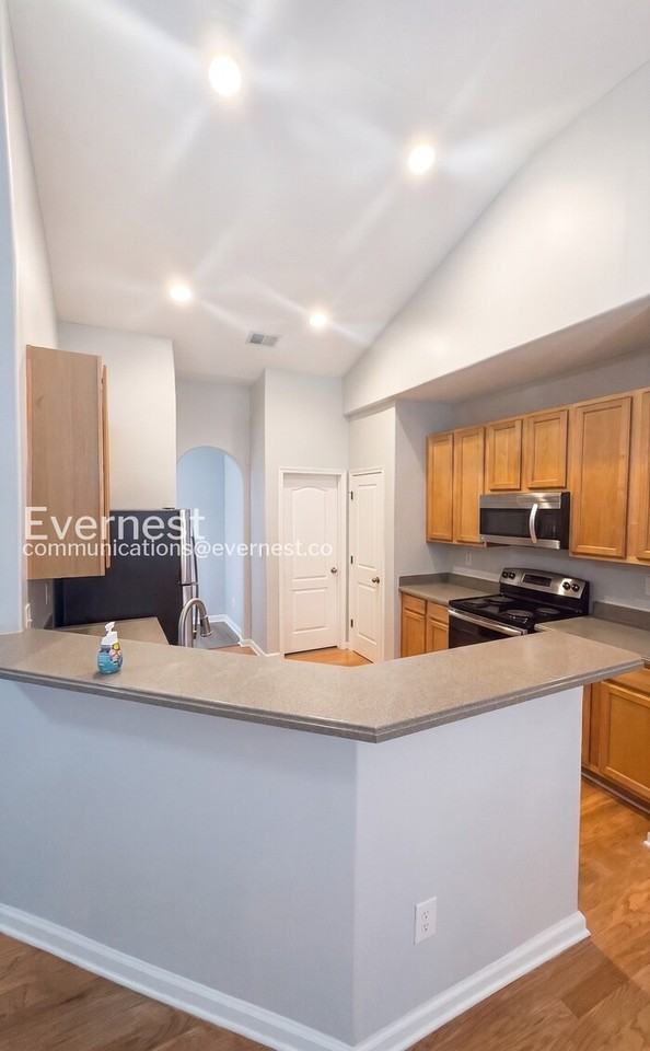 190 Greenland Dr - Photo 6 of 33