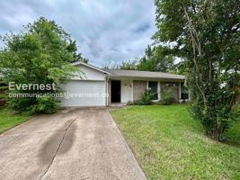 featured image of 415 Southlake Dr