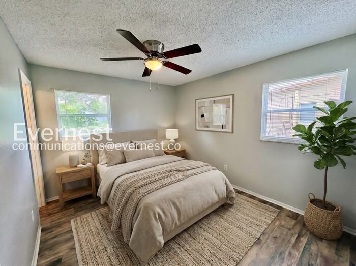 2151 S Ivey Ln - Photo 4 of 18