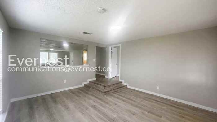 1224 Plum St - Photo 4 of 18