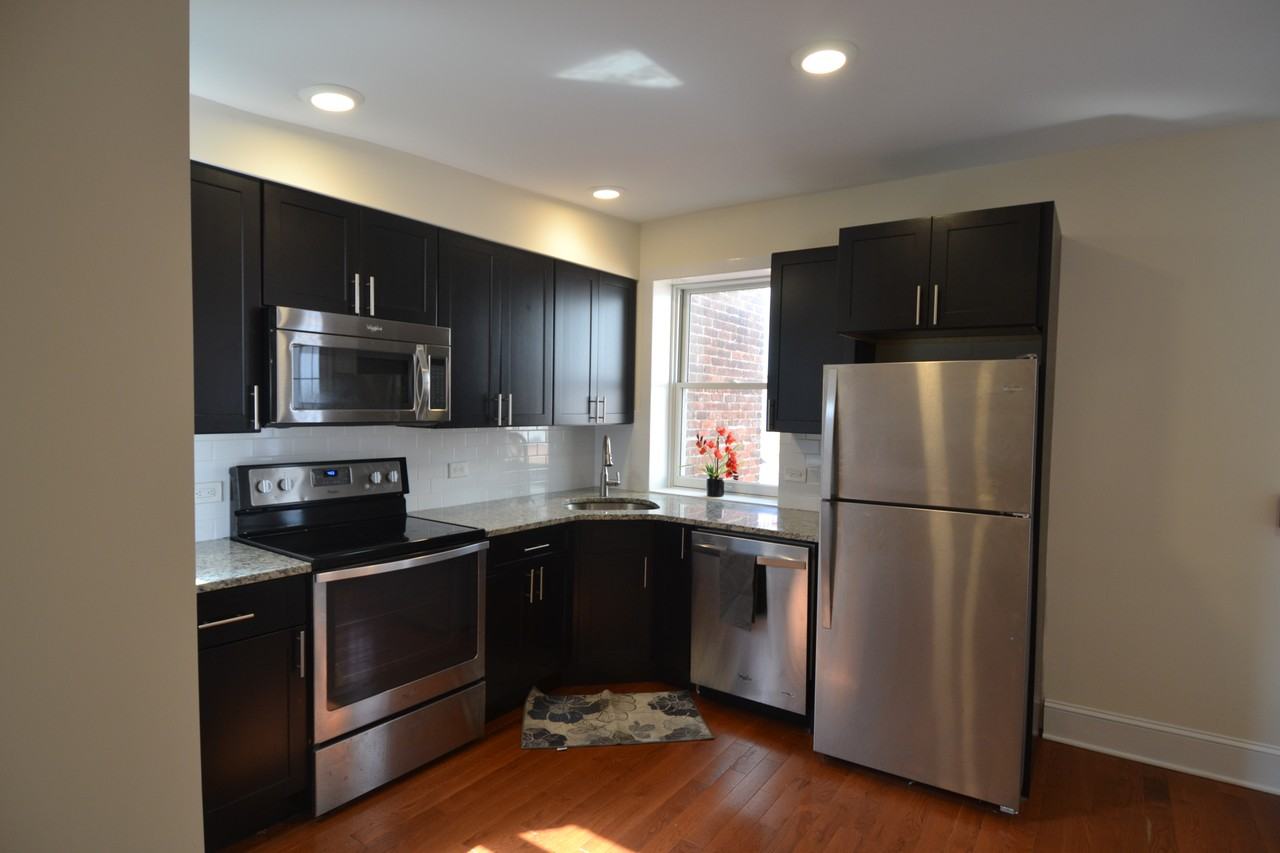 1949 Locust St #4 - Photo 2 of 8