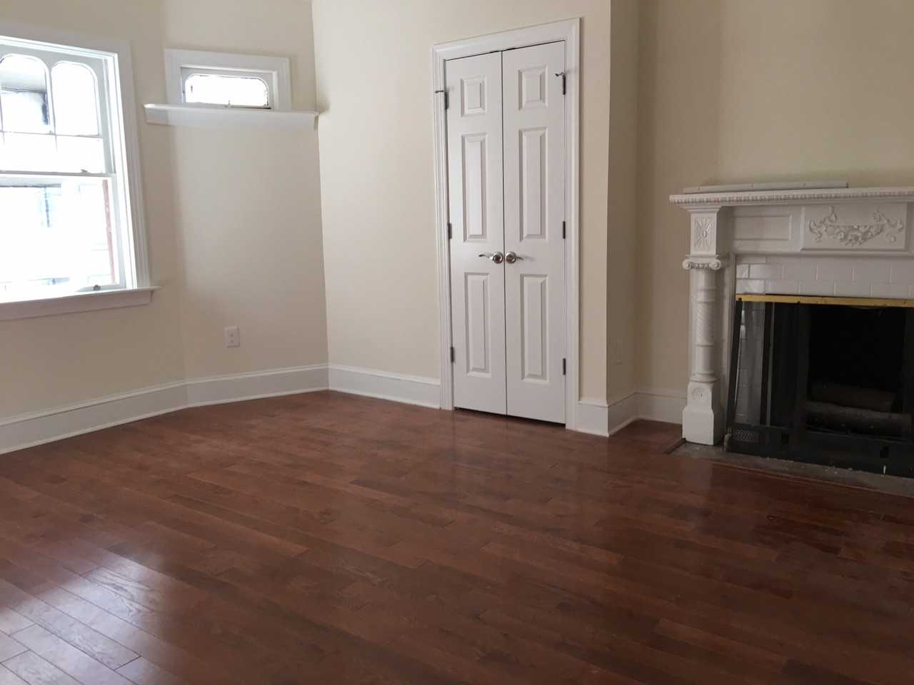 1949 Locust St #4 - Photo 5 of 8