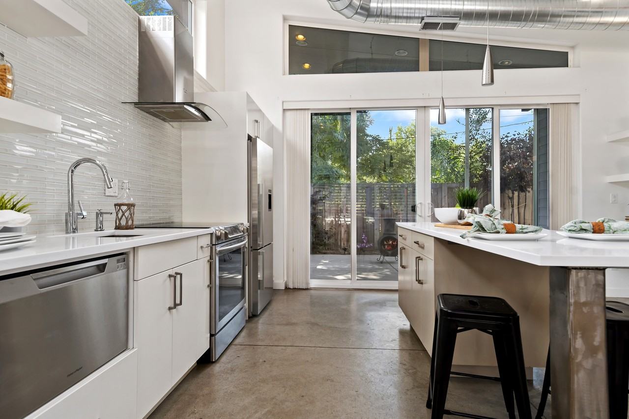 415 S Jackson St #NA - Photo 6 of 17
