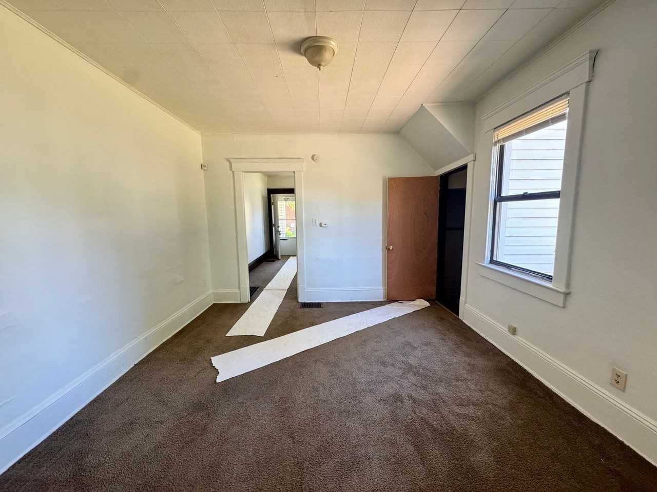 1538 Woodland Ave Nw #1538 - Photo 3 of 9