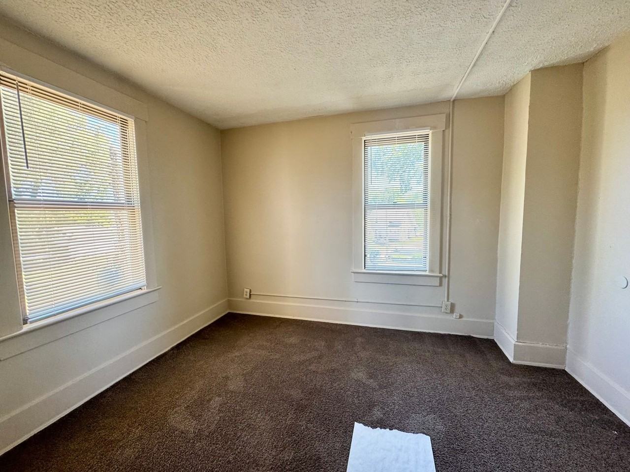1538 Woodland Ave Nw #1538 - Photo 6 of 9