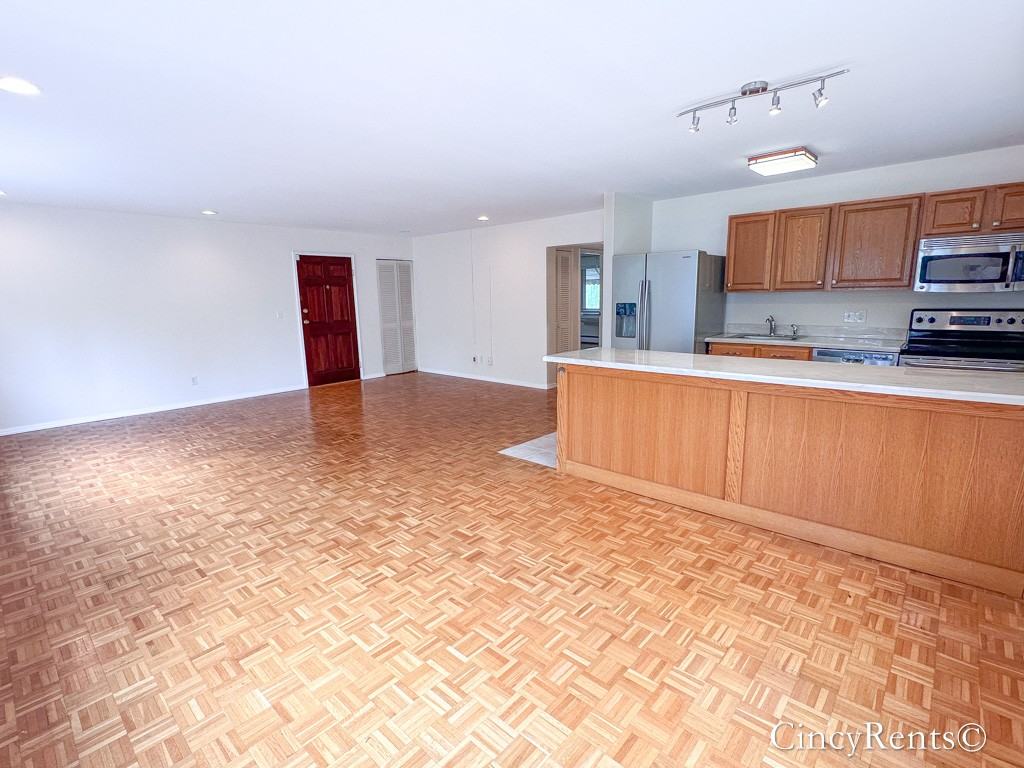 2015 Edgecliff Pt #4 - Photo 2 of 20