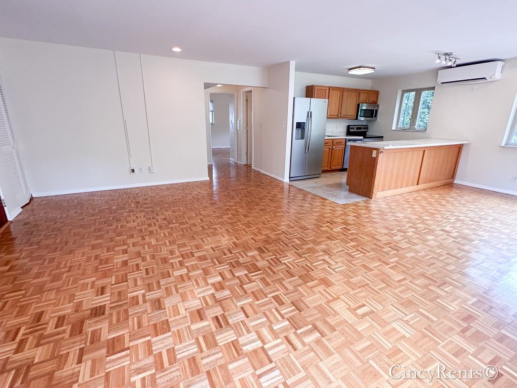 2015 Edgecliff Pt #4 - Photo 3 of 20