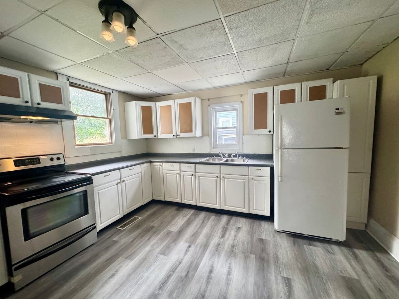 519 Green Ave Sw #NA - Photo 3 of 16
