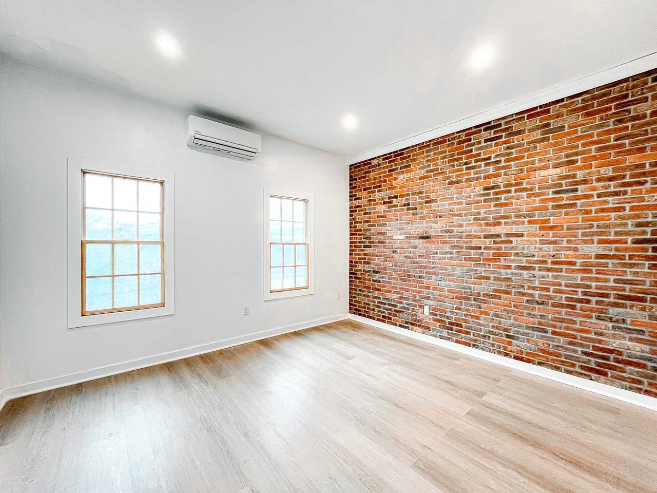 208 Warren St #5 - Photo 5 of 9