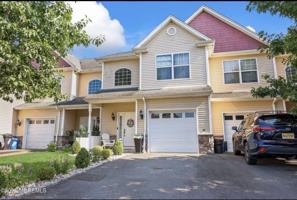 featured image of 100 Pine St #09