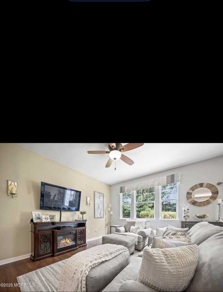 100 Pine St #09 - Photo 4 of 45