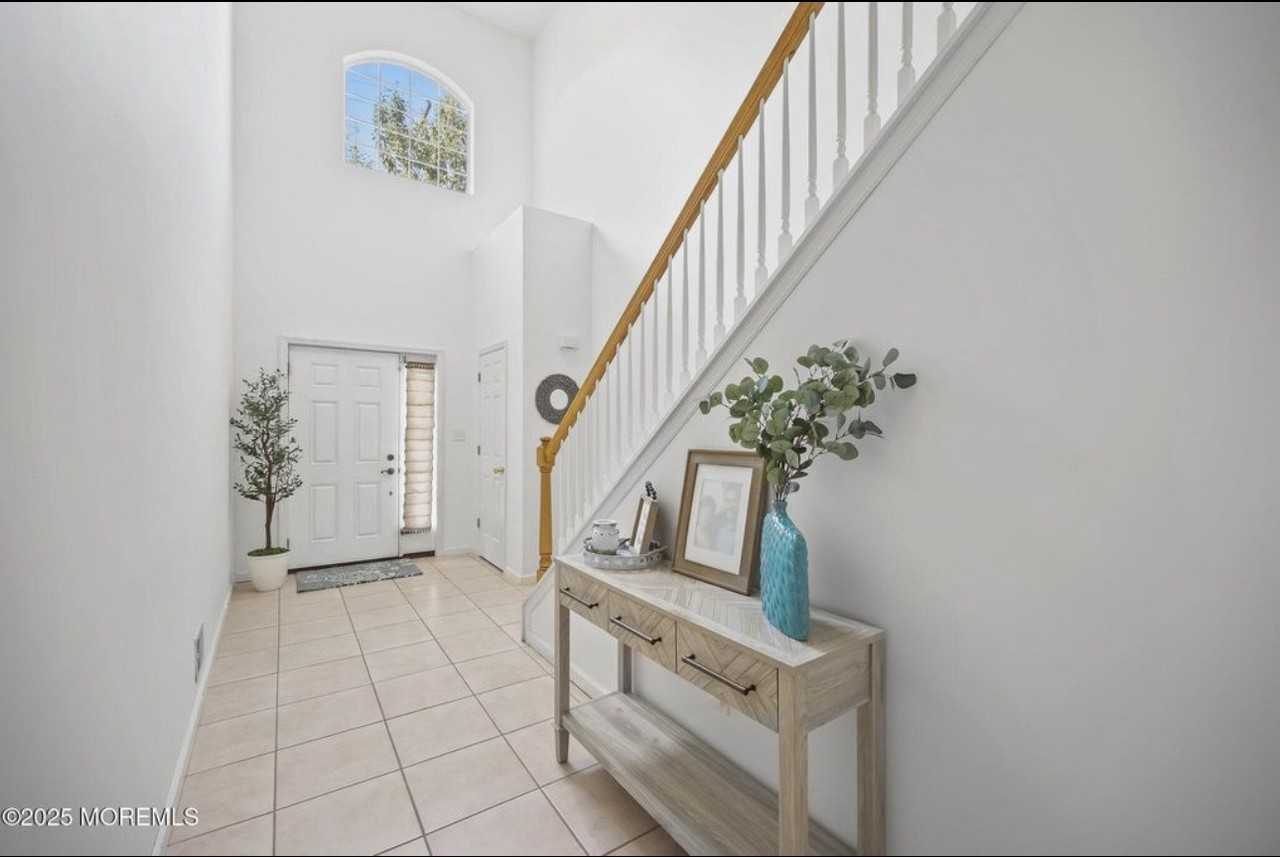100 Pine St #09 - Photo 5 of 45