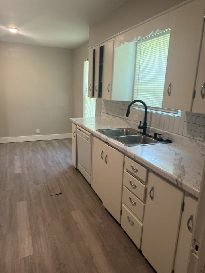 535 Hobson Pl #NA - Photo 3 of 10