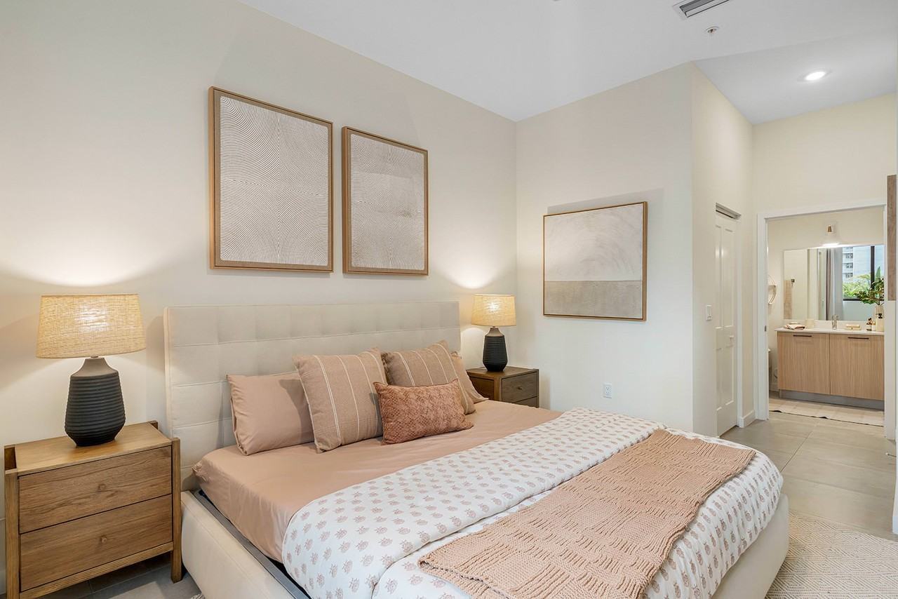 16395 Biscayne Blvd #723 - Photo 6 of 8