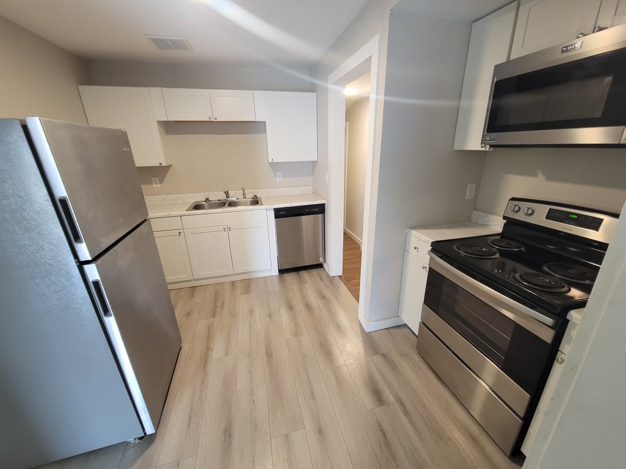 414 N Gordon St #NA - Photo 3 of 8