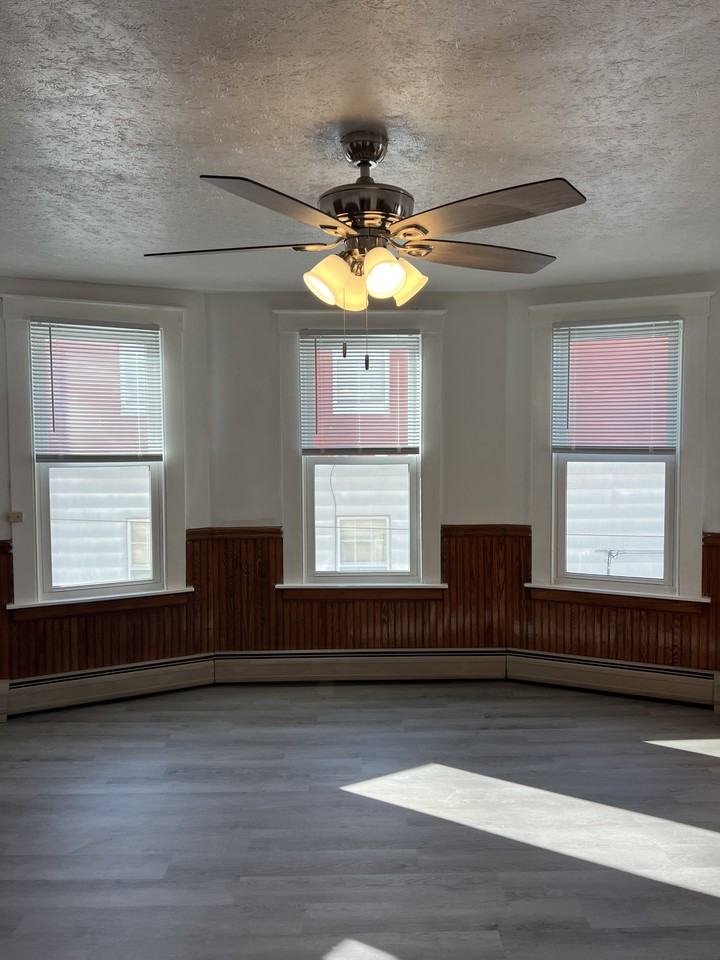 61 Albany Ave #3 - Photo 3 of 14