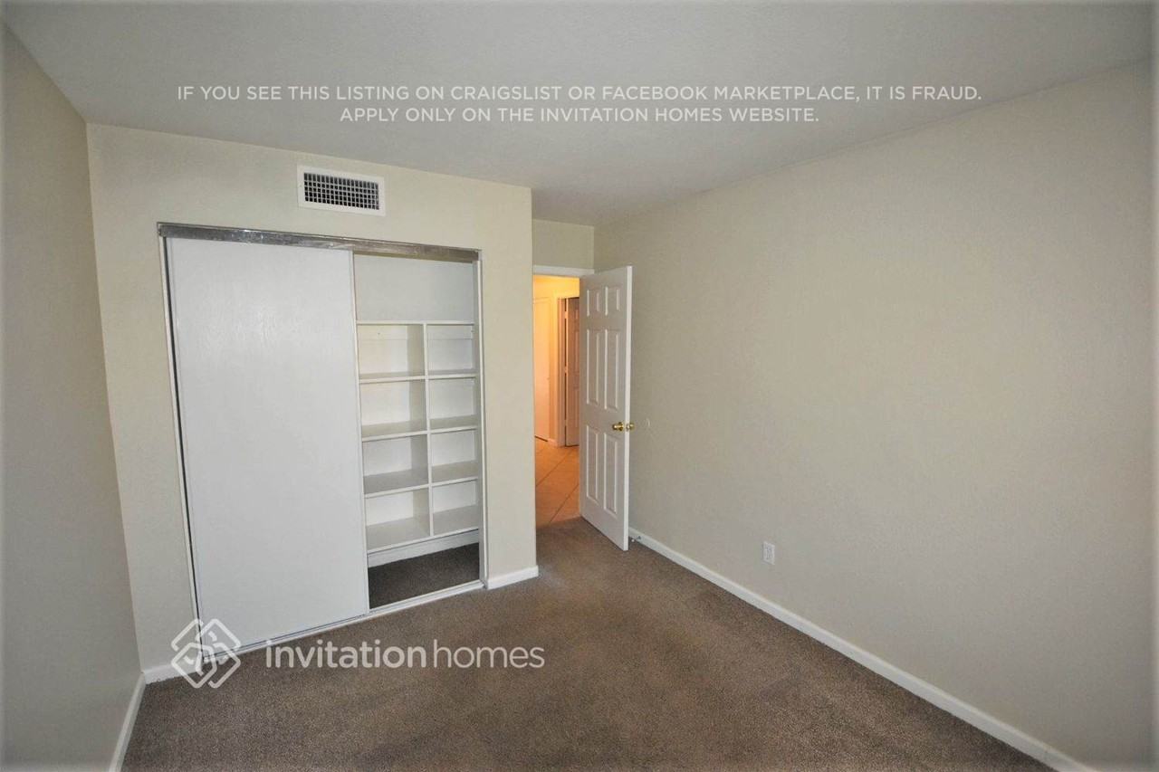 7923 W Laurel Ln - Photo 6 of 13