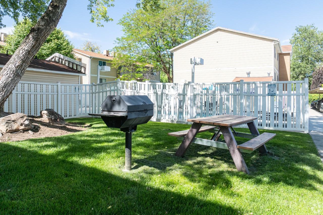 Arcadia Green Apartments - Photo 4 of 39