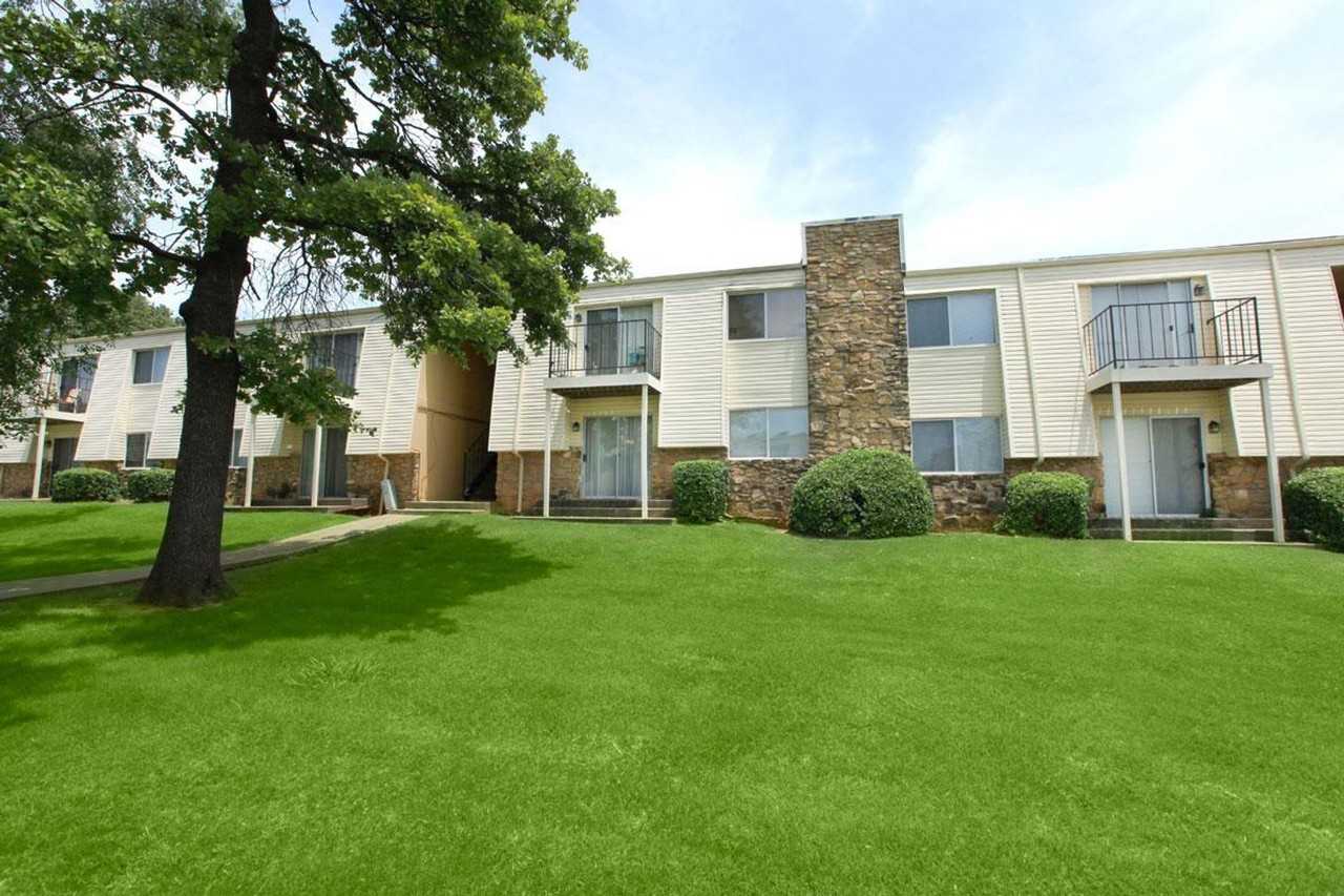 Woodside Village Apartments - Photo 5 of 7