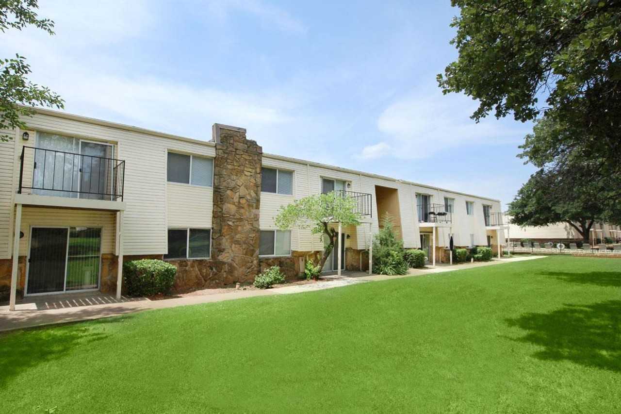 Woodside Village Apartments - Photo 6 of 7