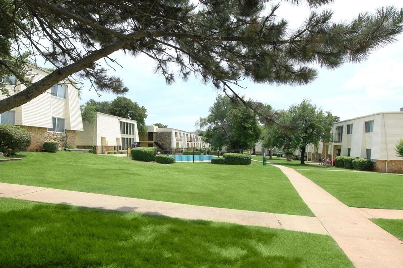 Woodside Village Apartments - Photo 7 of 7