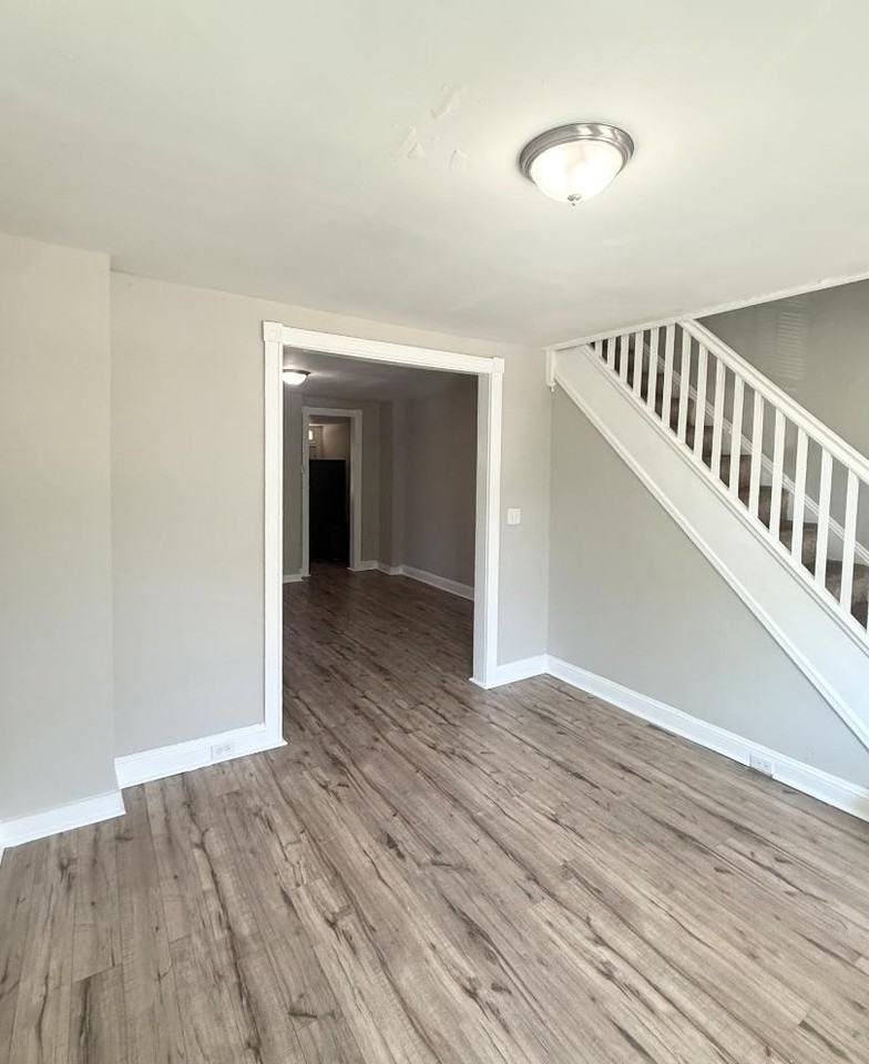 36 N Abington Ave - Photo 6 of 16